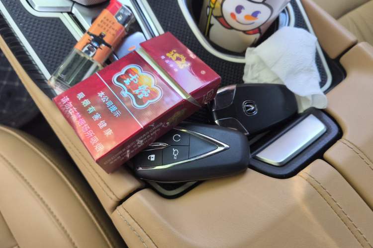 Used CHANGAN UNI-K 2024 2.0T Two-Wheel Drive Global Edition Vehicle Key