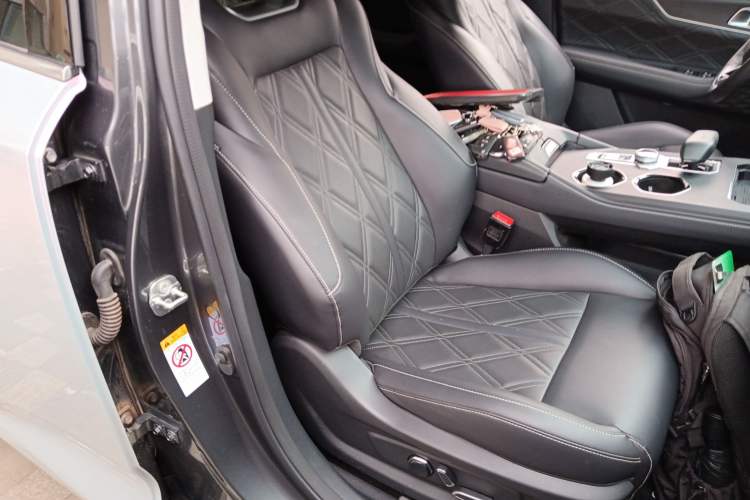 Used CHANGAN UNI-K 2024 2.0T Two-Wheel Drive Global Edition Right Front Seat