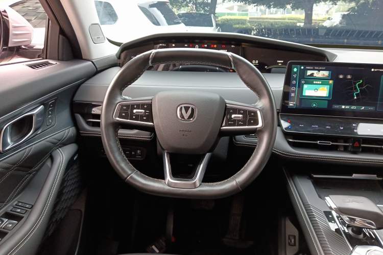 Used CHANGAN UNI-K 2024 2.0T Two-Wheel Drive Global Edition Steering Wheel