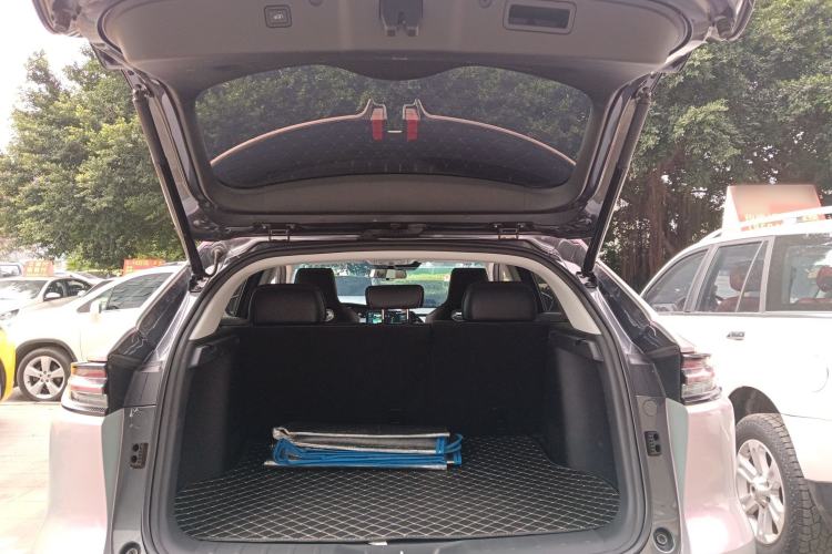 Used CHANGAN UNI-K 2024 2.0T Two-Wheel Drive Global Edition Trunk