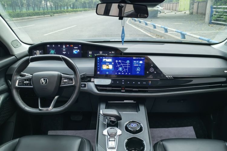 Used CHANGAN UNI-K 2024 2.0T Two-Wheel Drive YueShang Trim Audio And AC Panel