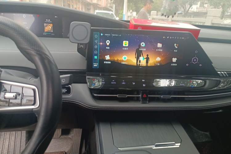 Used CHANGAN UNI-K 2024 2.0T Two-Wheel Drive Global Edition Audio And AC Panel