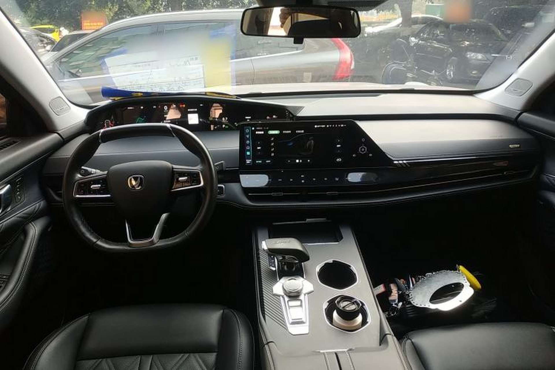 Used CHANGAN UNI-K 2024 2.0T Two-Wheel Drive Global Edition Center Console
