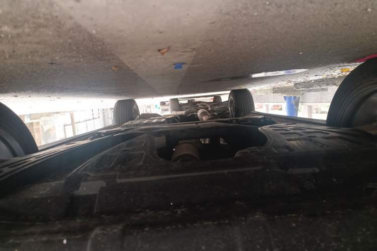 Used CHANGAN UNI-K 2024 2.0T Two-Wheel Drive Global Edition Chassis Front