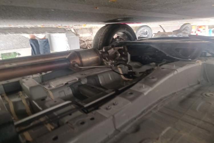 Used CHANGAN UNI-K 2024 2.0T Two-Wheel Drive Global Edition Chassis Front Left