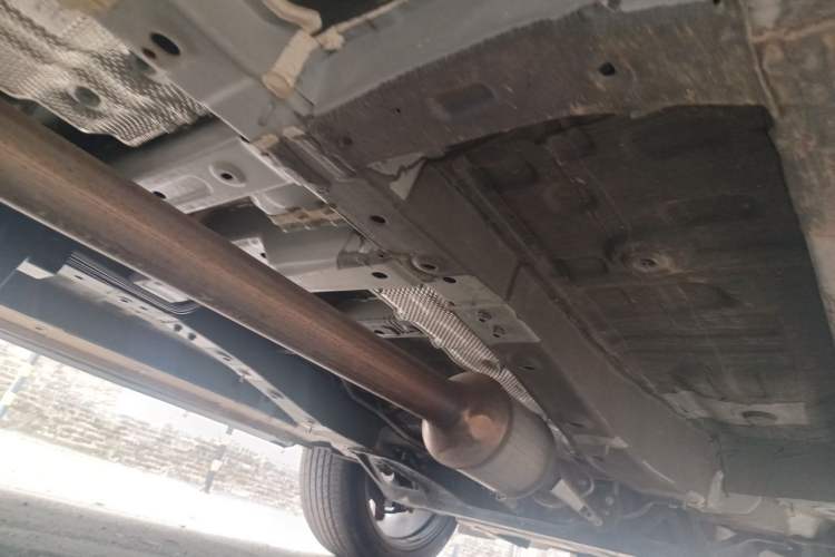 Used CHANGAN UNI-K 2024 2.0T Two-Wheel Drive Global Edition Chassis Front Right