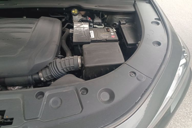 Used CHANGAN UNI-K 2024 2.0T Two-Wheel Drive Global Edition Engine Bay Left