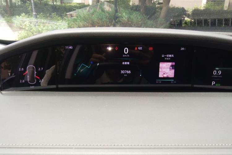 Used CHANGAN UNI-K 2024 2.0T Two-Wheel Drive YueShang Trim Instrument Cluster