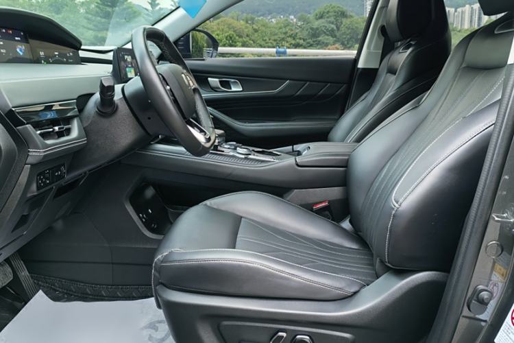 Used CHANGAN UNI-K 2024 2.0T Two-Wheel Drive YueShang Trim Interior 5
