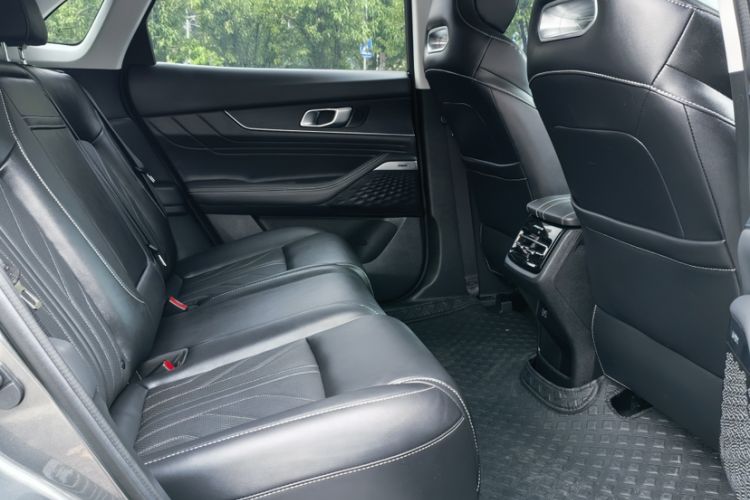 Used CHANGAN UNI-K 2024 2.0T Two-Wheel Drive YueShang Trim Interior 8