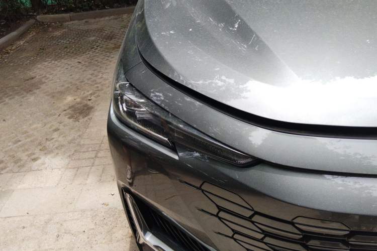 Used CHANGAN UNI-K 2024 2.0T Two-Wheel Drive YueShang Trim Right Front Headlight