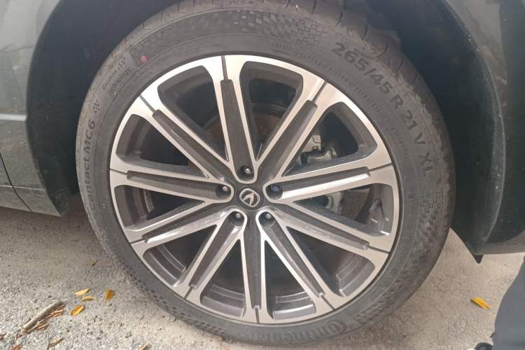 Used CHANGAN UNI-K 2024 2.0T Two-Wheel Drive Global Edition Right Front Wheel Hub