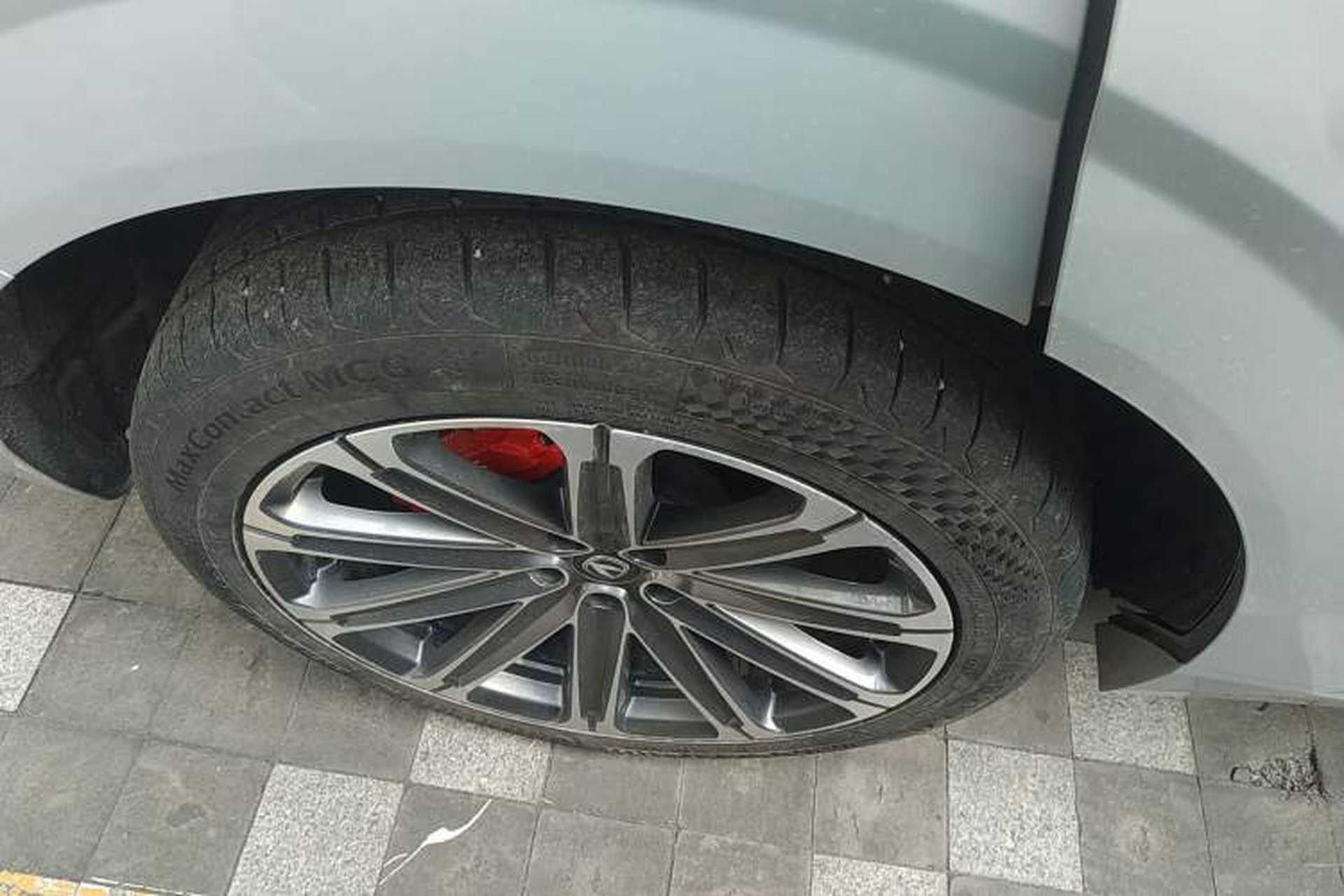 Used CHANGAN UNI-K 2024 2.0T Two-Wheel Drive Global Edition Right Rear Wheel Hub
