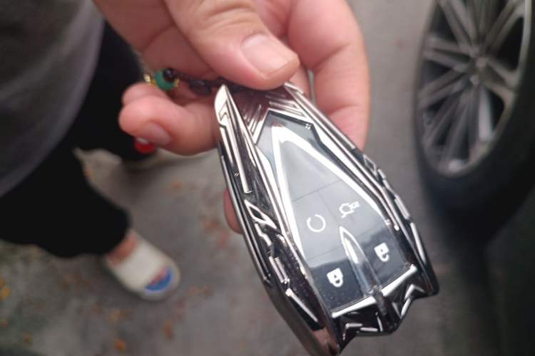 Used CHANGAN UNI-K 2024 2.0T Two-Wheel Drive Global Edition Vehicle Key