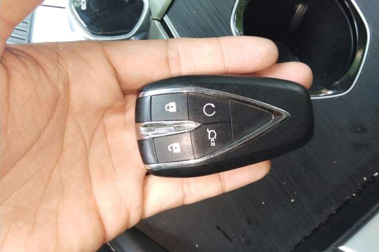 Used CHANGAN UNI-K 2024 2.0T Two-Wheel Drive YueShang Trim Vehicle Key