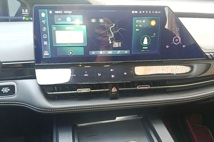 Used CHANGAN UNI-K 2024 2.0T Two-Wheel Drive Global Edition Audio And AC Panel