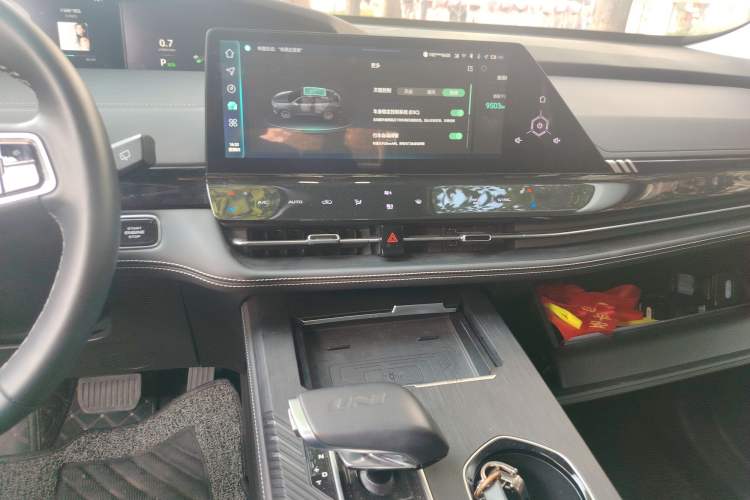 Used CHANGAN UNI-K 2024 2.0T Two-Wheel Drive YueShang Trim Audio And AC Panel