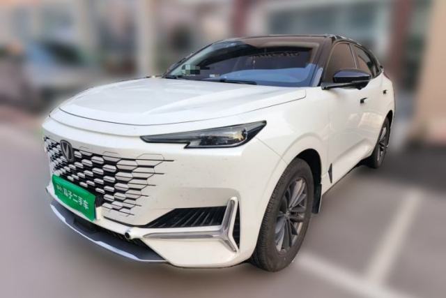CHANGAN UNI-K 2024 2.0T Two-Wheel Drive YueShang Trim usado