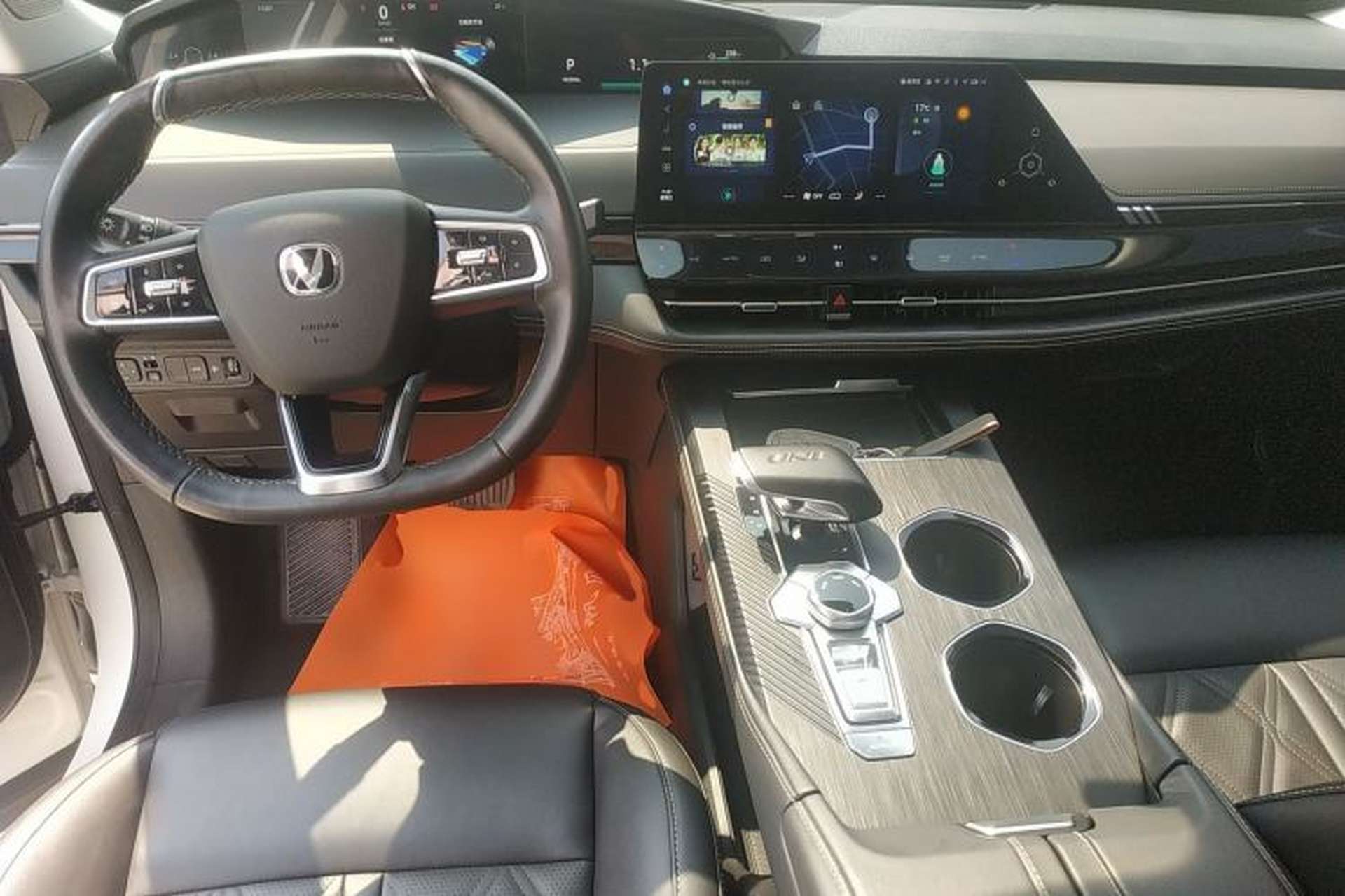 Used CHANGAN UNI-K 2024 2.0T Two-Wheel Drive Global Edition Center Console