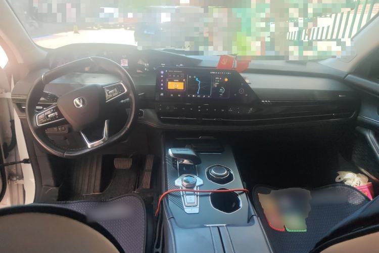 Used CHANGAN UNI-K 2024 2.0T Two-Wheel Drive YueShang Trim Center Console