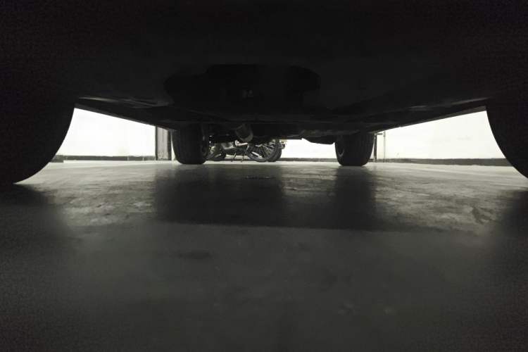 Used CHANGAN UNI-K 2024 2.0T Two-Wheel Drive Global Edition Chassis Front