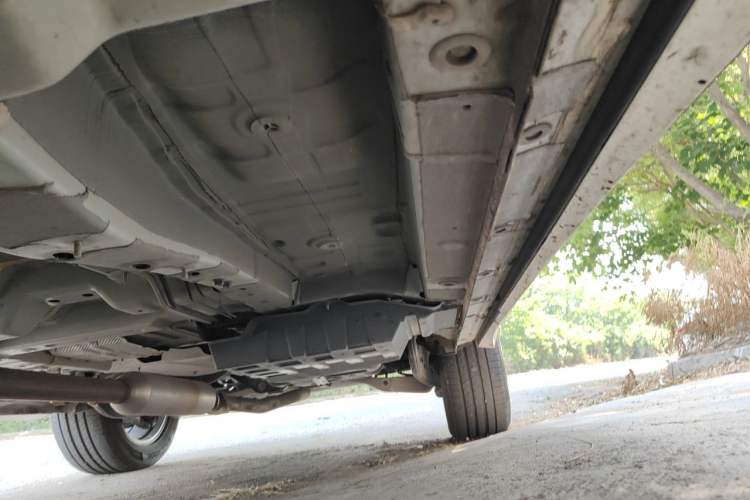 Used CHANGAN UNI-K 2024 2.0T Two-Wheel Drive YueShang Trim Chassis Front Left