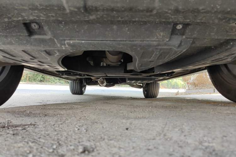 Used CHANGAN UNI-K 2024 2.0T Two-Wheel Drive YueShang Trim Chassis Front