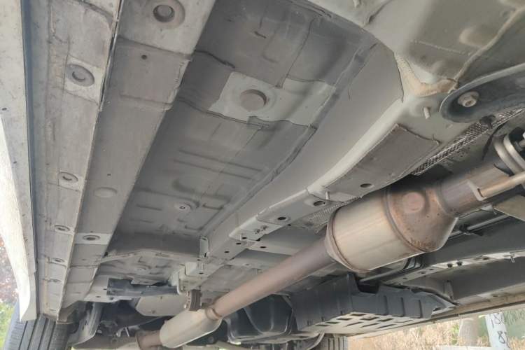 Used CHANGAN UNI-K 2024 2.0T Two-Wheel Drive YueShang Trim Chassis Front Right