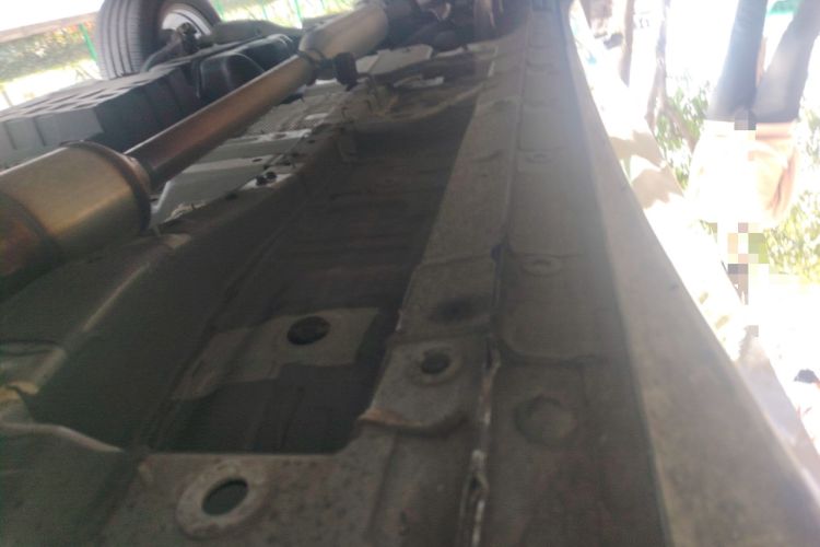 Used CHANGAN UNI-K 2024 2.0T Two-Wheel Drive YueShang Trim Chassis Front Right