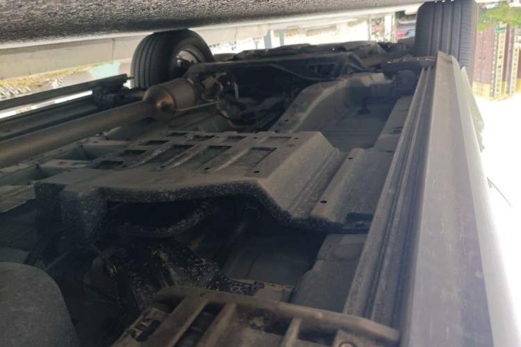 Used CHANGAN UNI-K 2024 2.0T Two-Wheel Drive YueShang Trim Chassis Rear Left