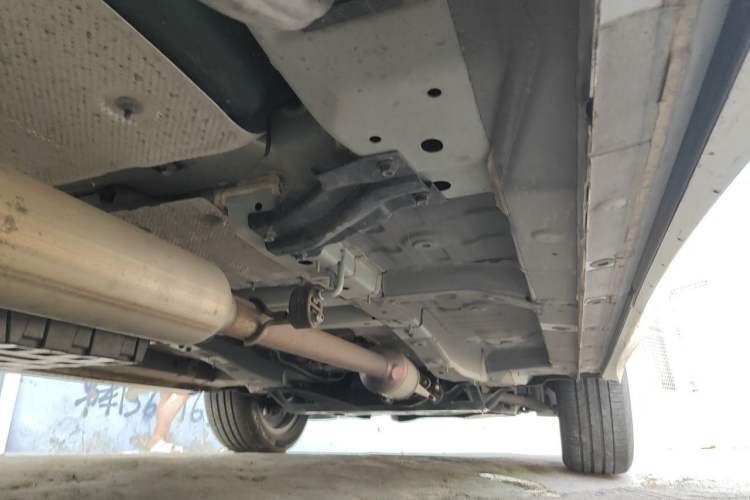 Used CHANGAN UNI-K 2024 2.0T Two-Wheel Drive YueShang Trim Chassis Rear Right