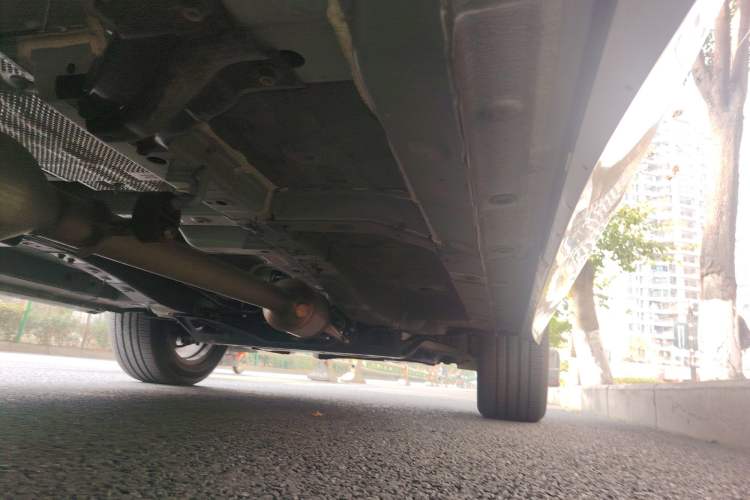 Used CHANGAN UNI-K 2024 2.0T Two-Wheel Drive YueShang Trim Chassis Rear Right