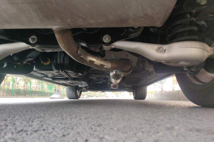 Used CHANGAN UNI-K 2024 2.0T Two-Wheel Drive YueShang Trim Chassis Rear