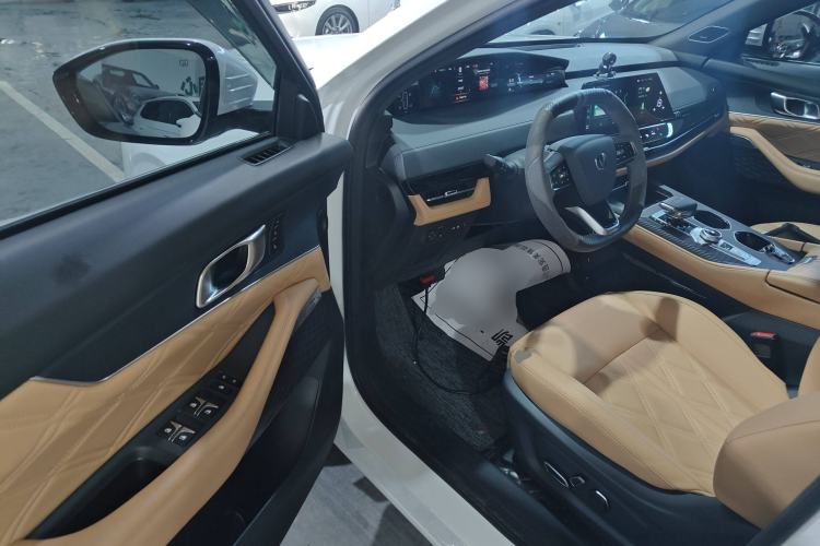 Used CHANGAN UNI-K 2024 2.0T Two-Wheel Drive Global Edition Driver Seat