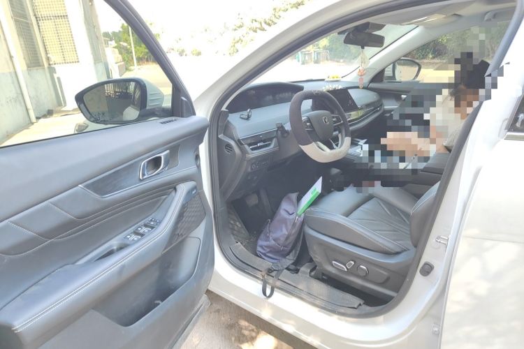 Used CHANGAN UNI-K 2024 2.0T Two-Wheel Drive YueShang Trim Driver Seat