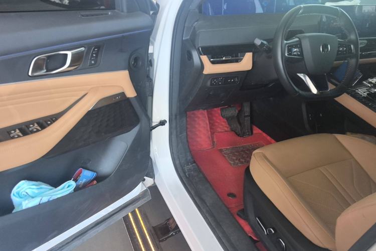 Used CHANGAN UNI-K 2024 2.0T Two-Wheel Drive Enjoyment Version Driver Seat