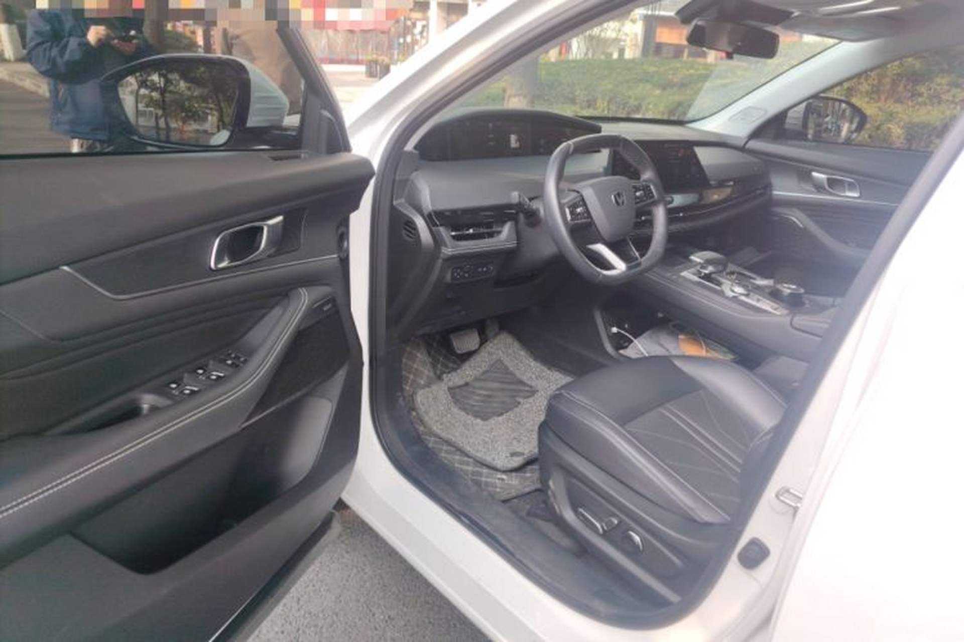 Used CHANGAN UNI-K 2024 2.0T Two-Wheel Drive YueShang Trim Driver Seat