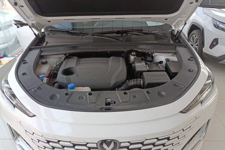 Used CHANGAN UNI-K 2024 2.0T Two-Wheel Drive Global Edition Engine Bay
