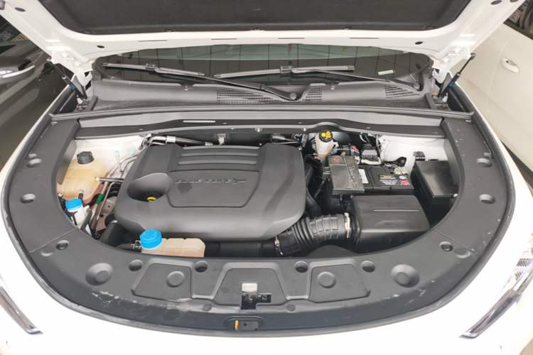 Used CHANGAN UNI-K 2024 2.0T Two-Wheel Drive Global Edition Engine Bay