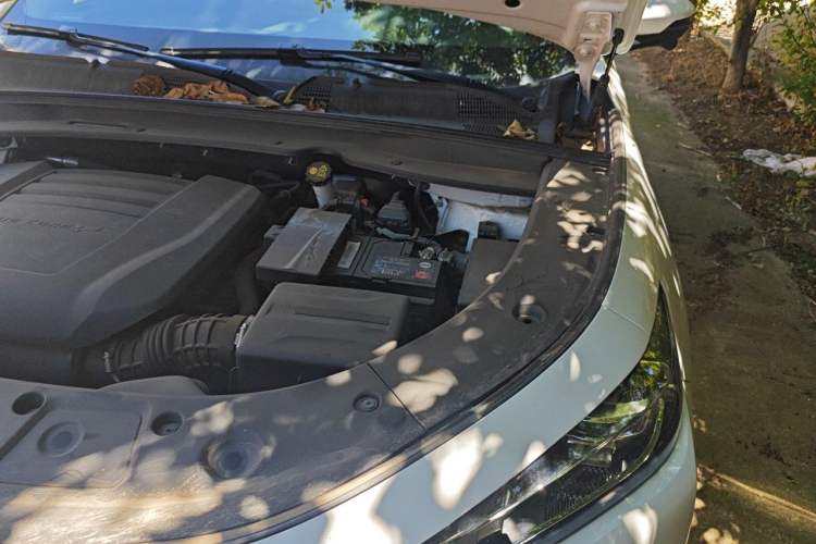Used CHANGAN UNI-K 2024 2.0T Two-Wheel Drive Global Edition Engine Bay Left