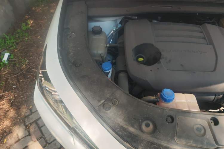 Used CHANGAN UNI-K 2024 2.0T Two-Wheel Drive YueShang Trim Engine Bay Right
