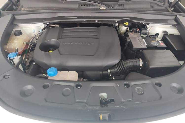 Used CHANGAN UNI-K 2024 2.0T Two-Wheel Drive Enjoyment Version Engine Bay
