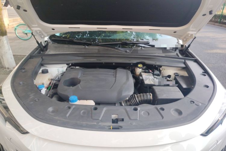 Used CHANGAN UNI-K 2024 2.0T Two-Wheel Drive YueShang Trim Engine Bay