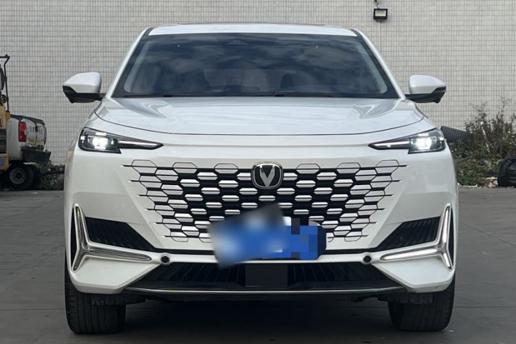Used CHANGAN UNI-K 2024 2.0T Two-Wheel Drive Global Edition Exterior 2