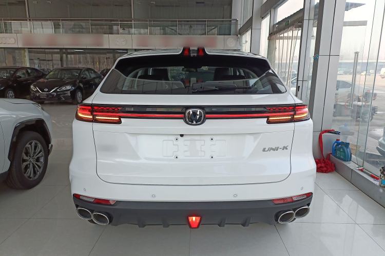 Used CHANGAN UNI-K 2024 2.0T Two-Wheel Drive Global Edition Exterior 4