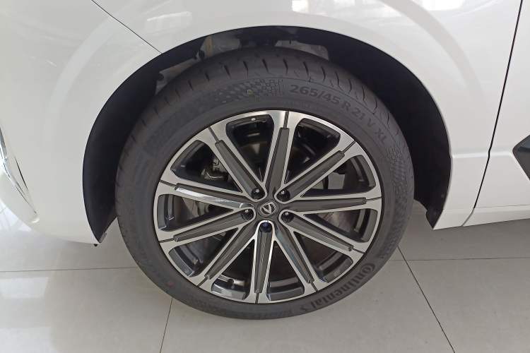 Used CHANGAN UNI-K 2024 2.0T Two-Wheel Drive Global Edition Exterior 7