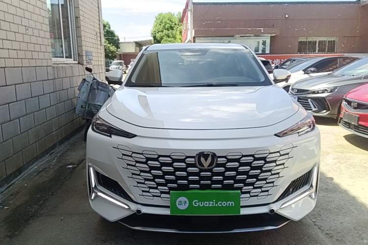 Used CHANGAN UNI-K 2024 2.0T Two-Wheel Drive Global Edition Front