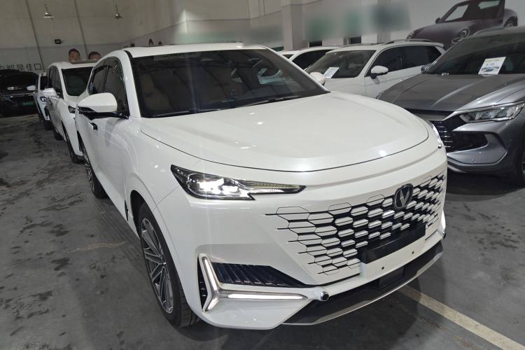 Used CHANGAN UNI-K 2024 2.0T Two-Wheel Drive Global Edition Front Right 45 Deg