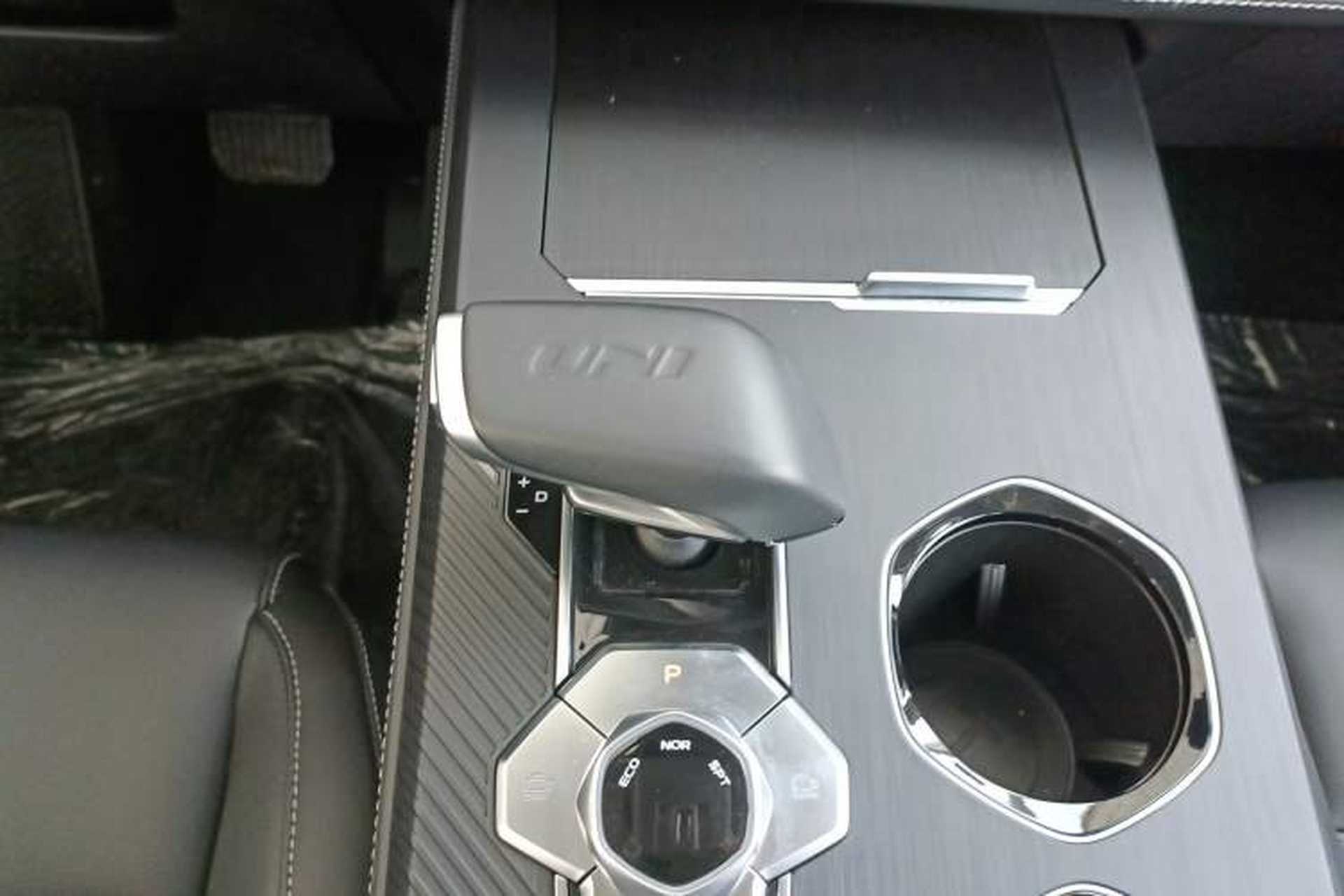 Used CHANGAN UNI-K 2024 2.0T Two-Wheel Drive Global Edition Gear Lever