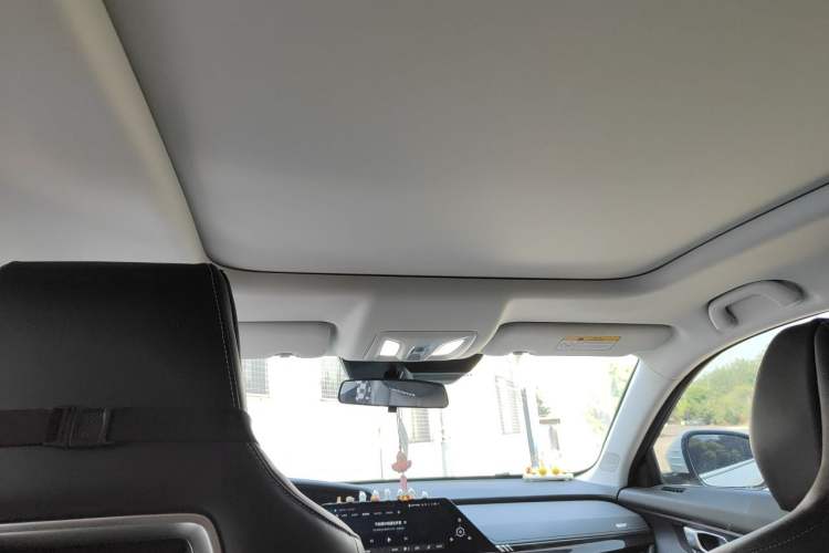 Used CHANGAN UNI-K 2024 2.0T Two-Wheel Drive YueShang Trim Headliner